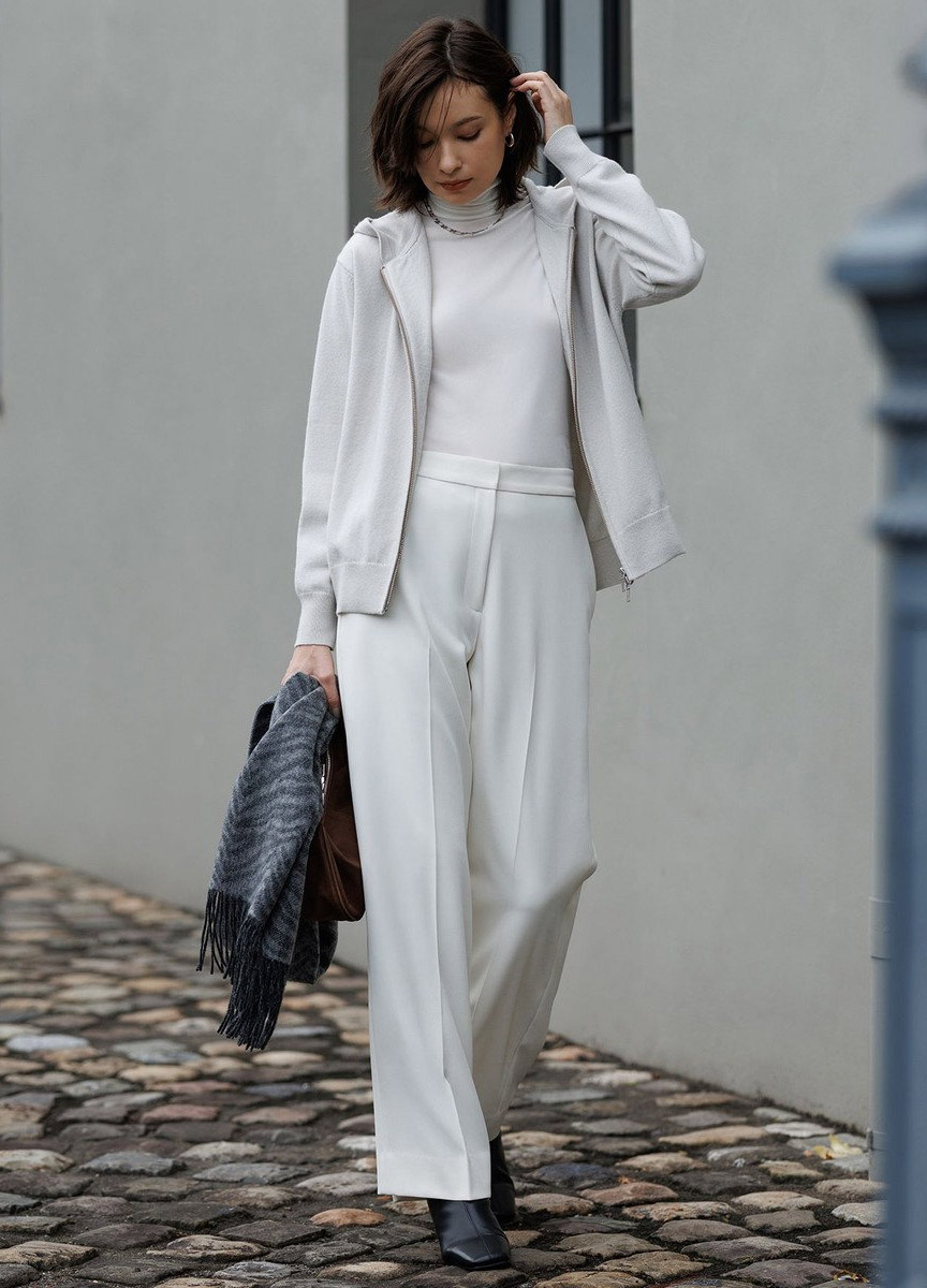 輕柔喀什米爾混紡連帽拉鍊上衣